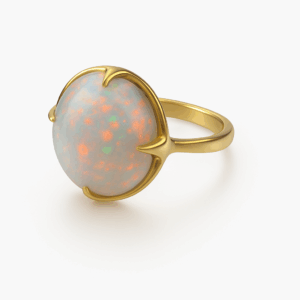 Opal ring in yellow gold – October birthstone jewellery